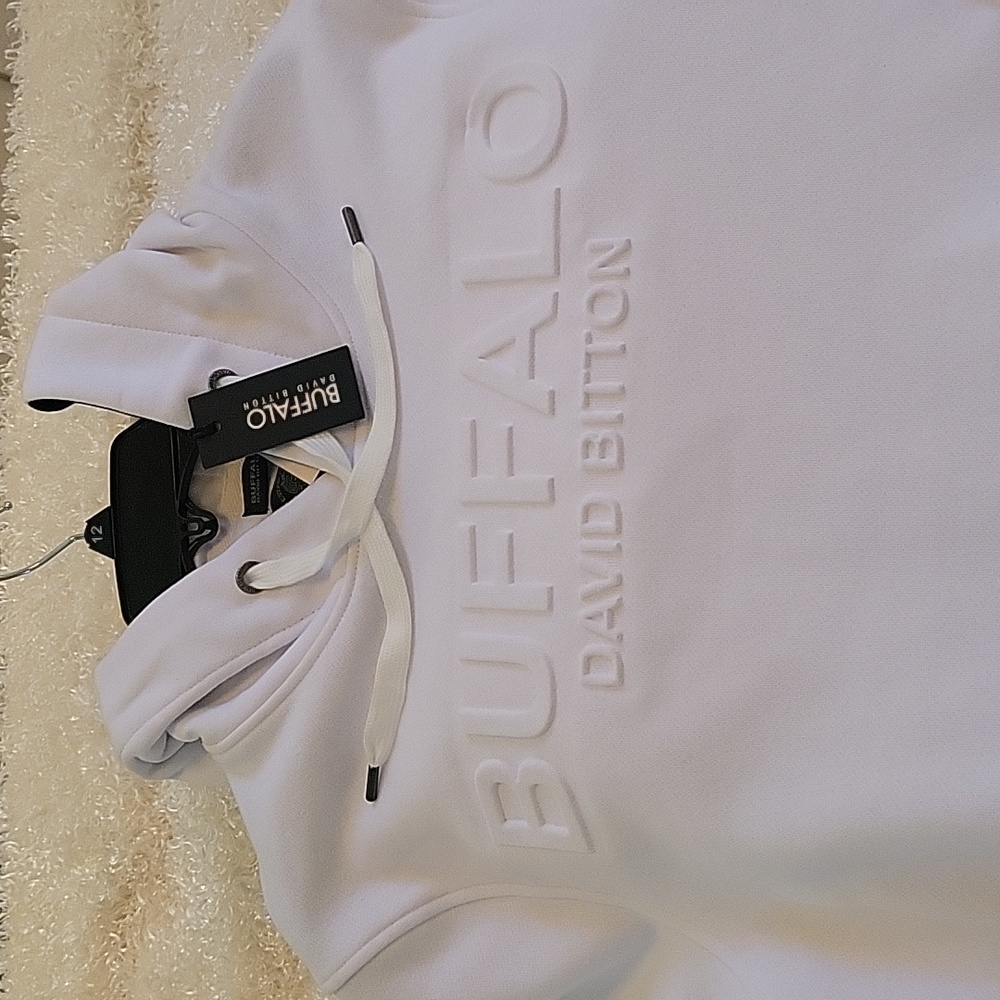 WOOHOO!!NWT BUFFALO HOODIE Sz Lg